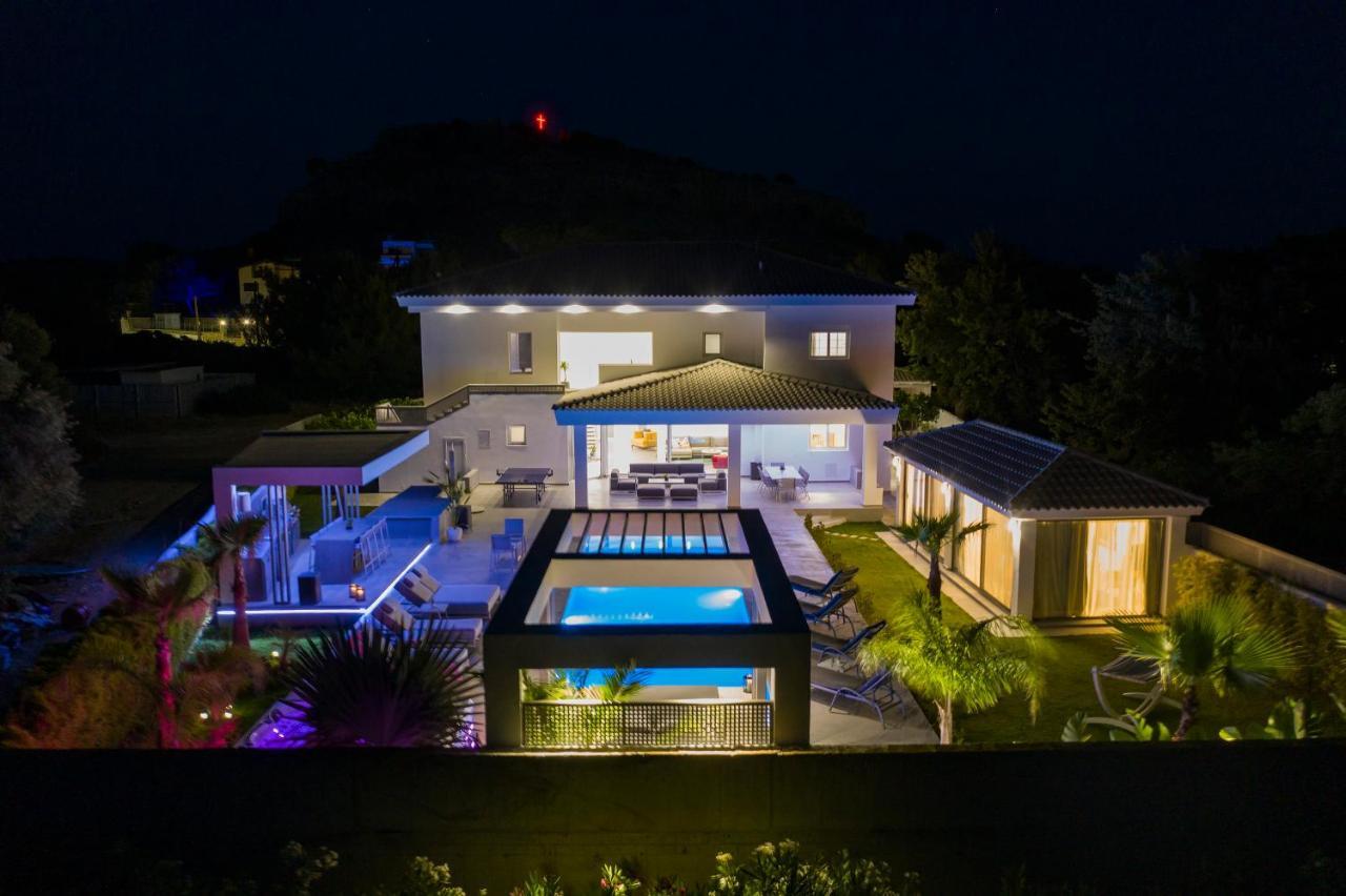 M Mansion Villa Pefki Eksteriør billede