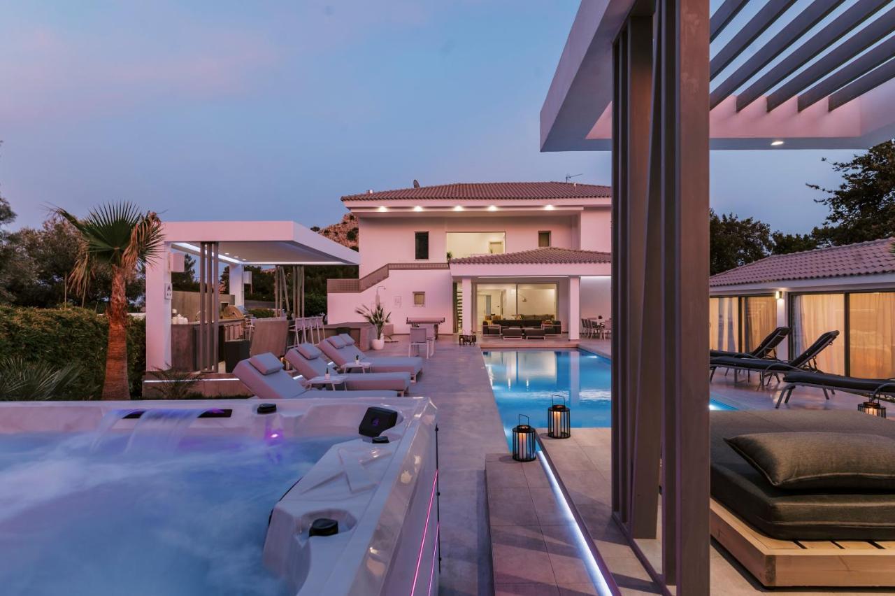 M Mansion Villa Pefki Eksteriør billede